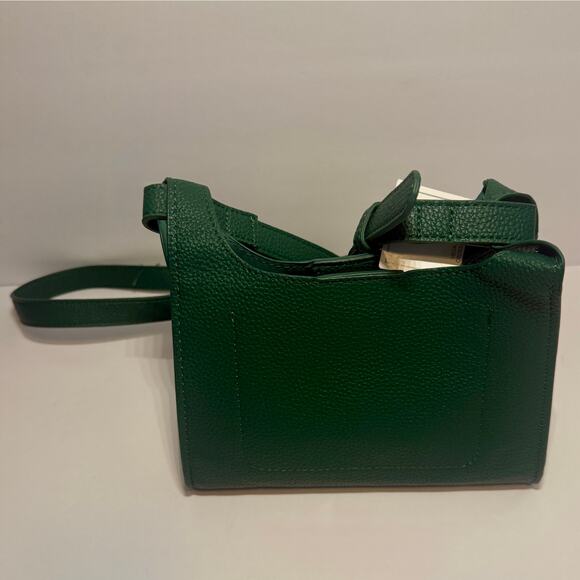 🎄 NWT Green Vegan Leather Crossbody Bag Adjustable Strap Compact Purse Gold - Picture 1 of 6